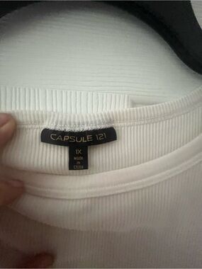 CAPSULE 121 Cream Ribbed Top - Worn Once - 1X